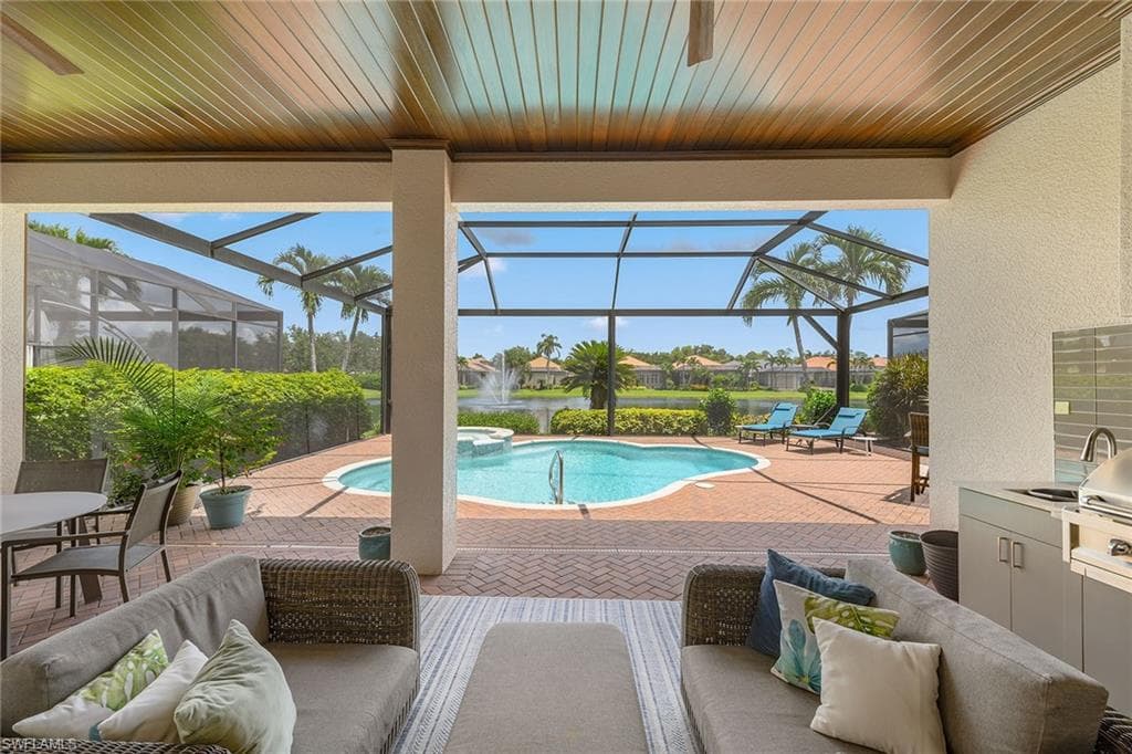 5999 Hammock Isles Cir, Naples, FL 34119-24
