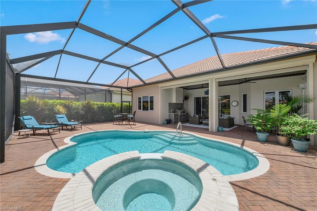 5999 Hammock Isles Cir, Naples, FL 34119-27