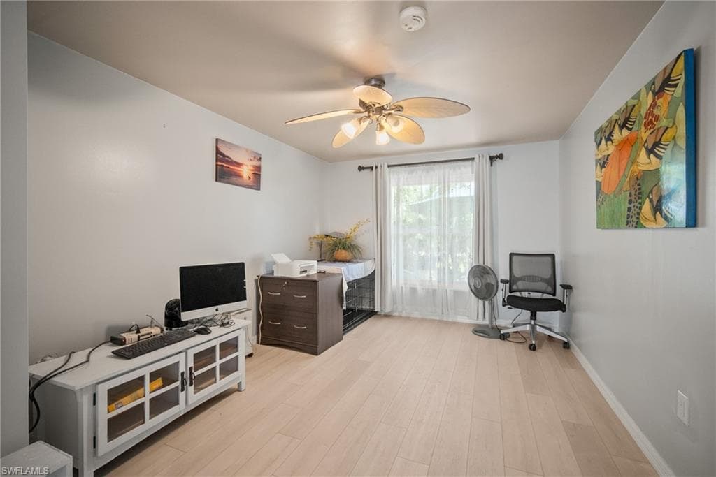 212 Willowick Dr, Naples, FL 34110-19