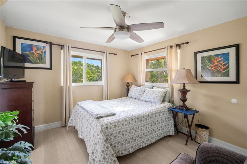 212 Willowick Dr, Naples, FL 34110-22