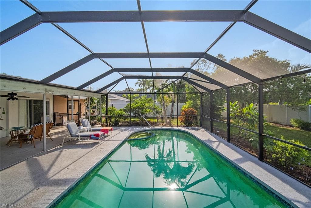 212 Willowick Dr, Naples, FL 34110-26