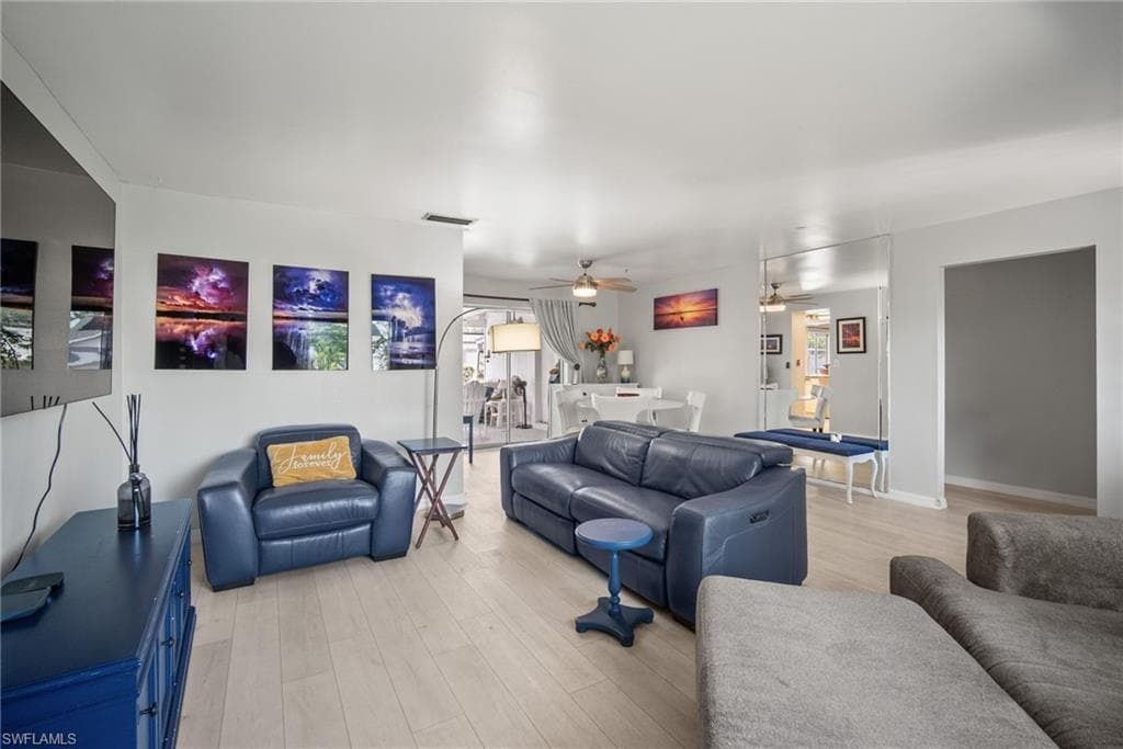 212 Willowick Dr, Naples, FL 34110-7