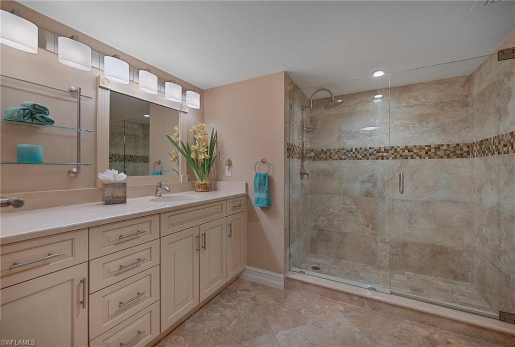 112 Wilderness Dr 124, Naples, FL 34105-17