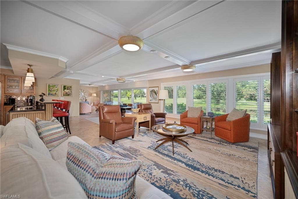 112 Wilderness Dr 124, Naples, FL 34105-2