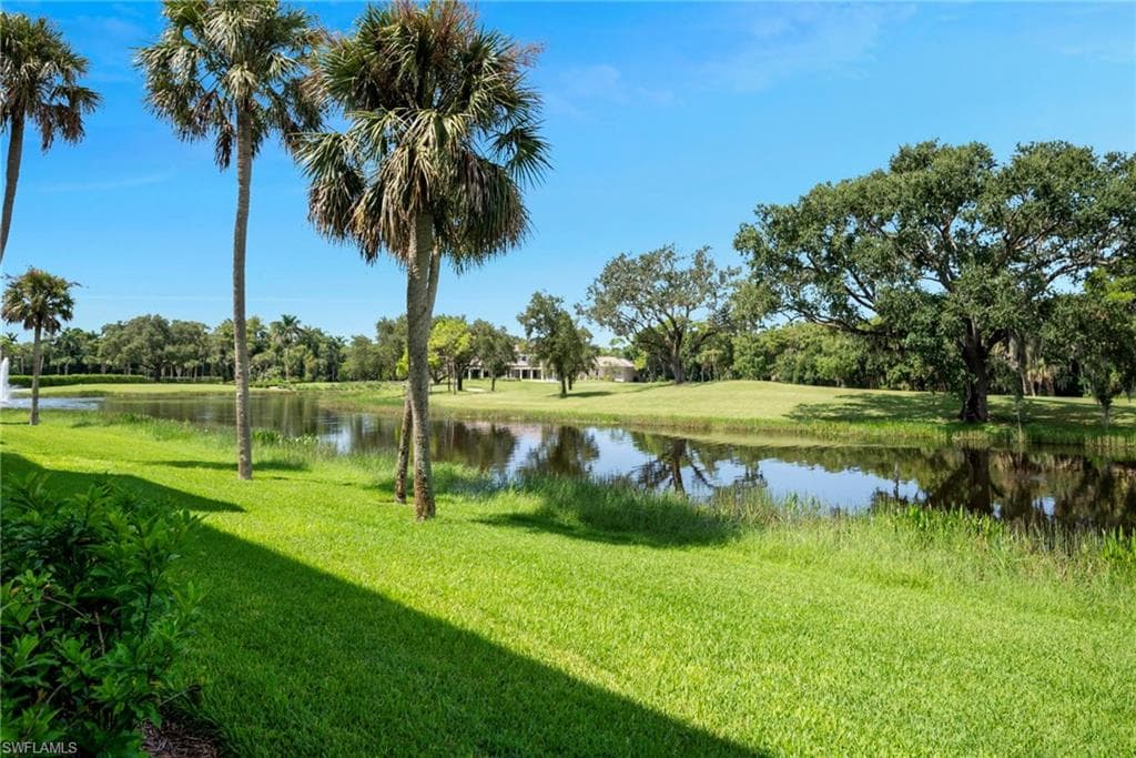 112 Wilderness Dr 124, Naples, FL 34105-4