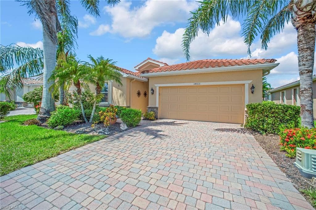 14513 Lanier Ct, Naples, FL 34114-3