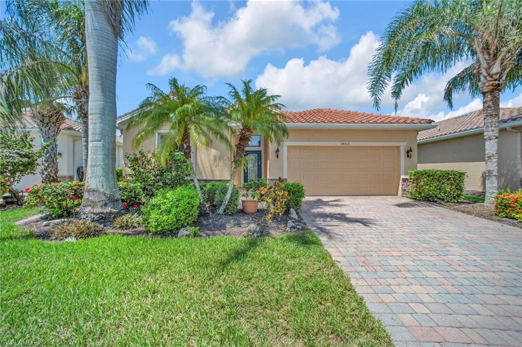14513 Lanier Ct, Naples, FL 34114-4