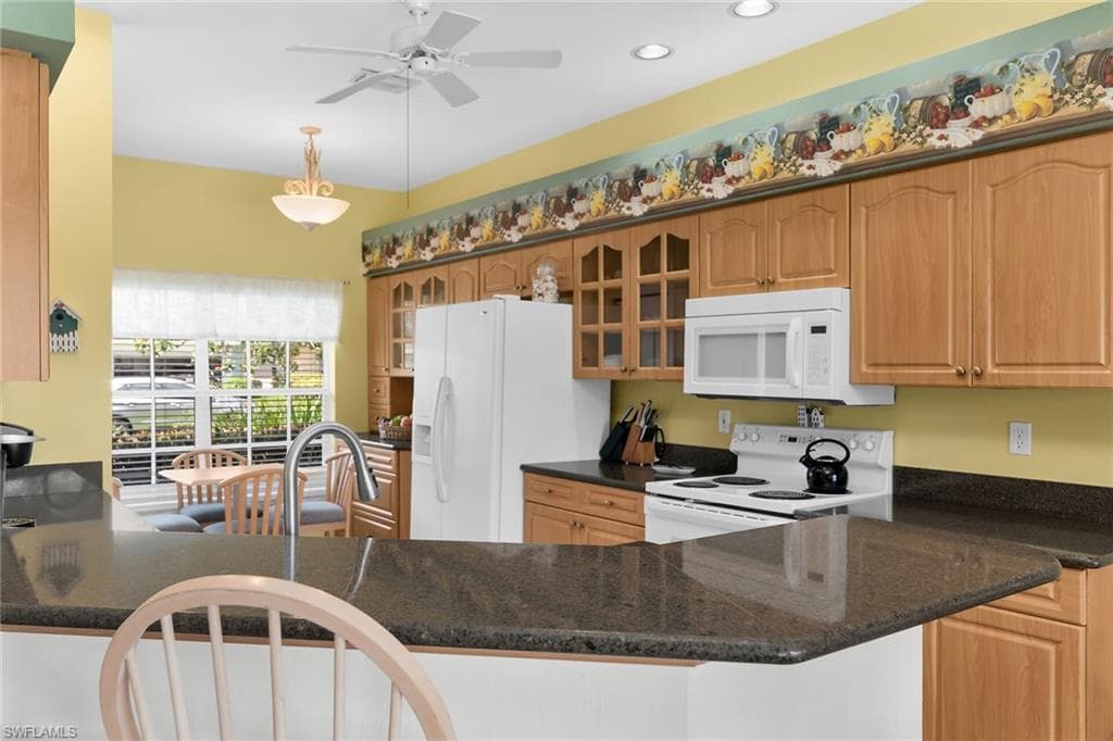 7120 Falcons Glen Blvd, Naples, FL 34113-9