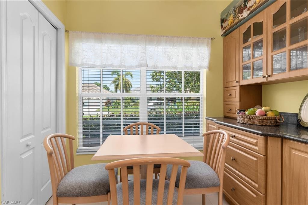 7120 Falcons Glen Blvd, Naples, FL 34113-12