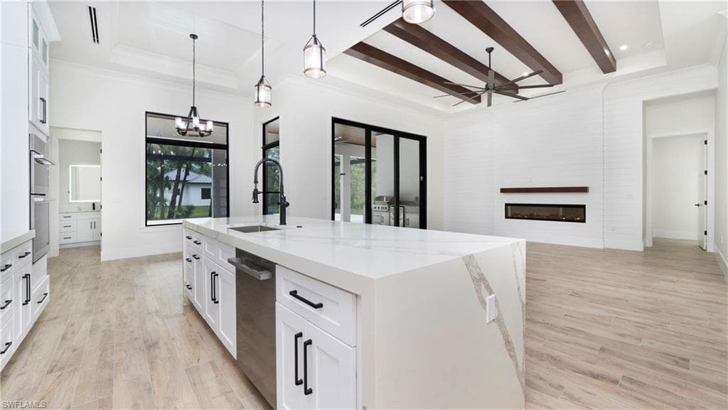 652 15th St SW, Naples, FL 34117-17