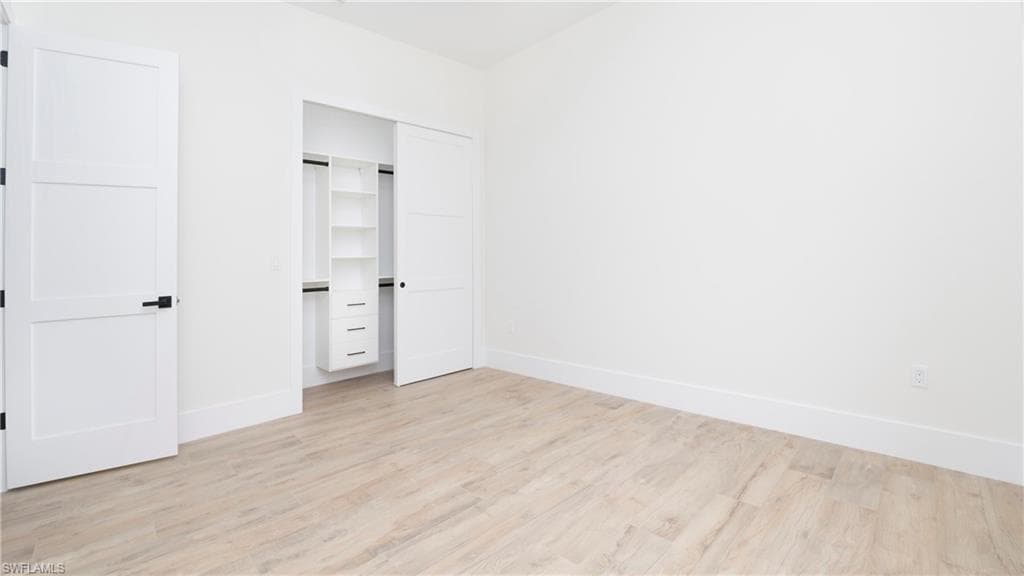 652 15th St SW, Naples, FL 34117-18