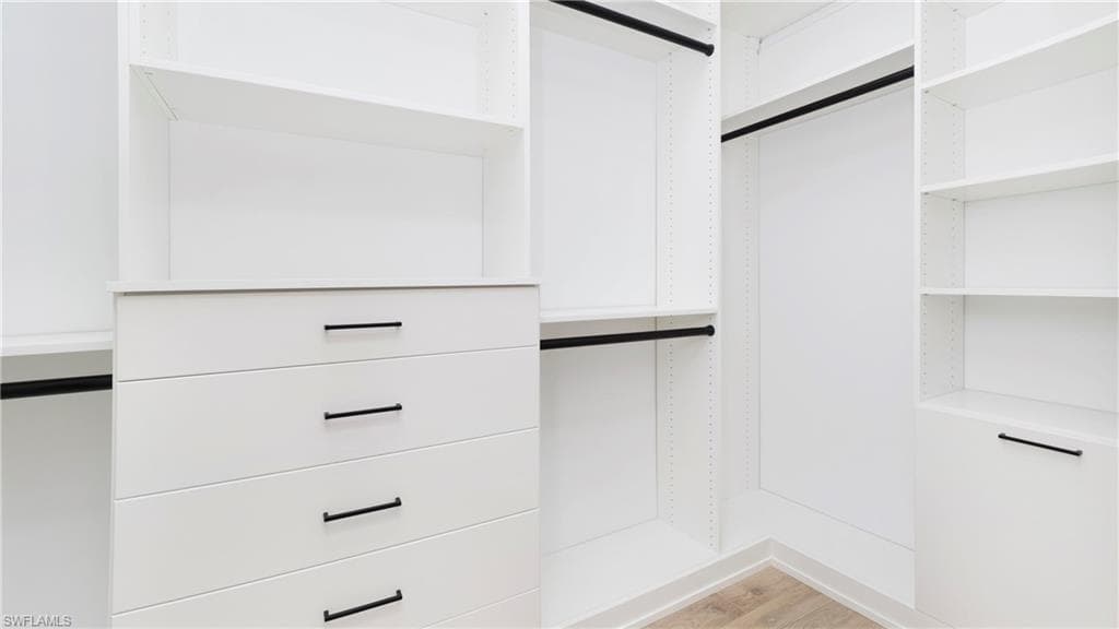 652 15th St SW, Naples, FL 34117-25