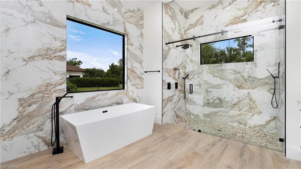 652 15th St SW, Naples, FL 34117-27