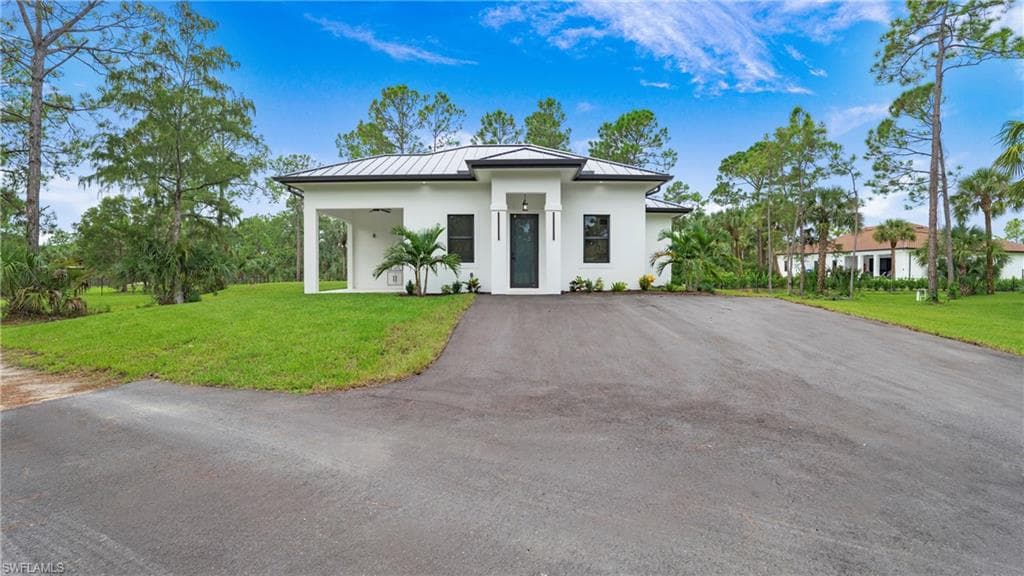 652 15th St SW, Naples, FL 34117-37