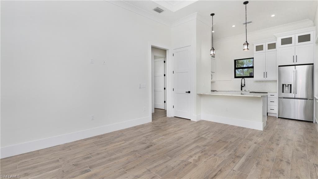 652 15th St SW, Naples, FL 34117-40