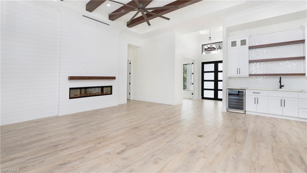 652 15th St SW, Naples, FL 34117-4