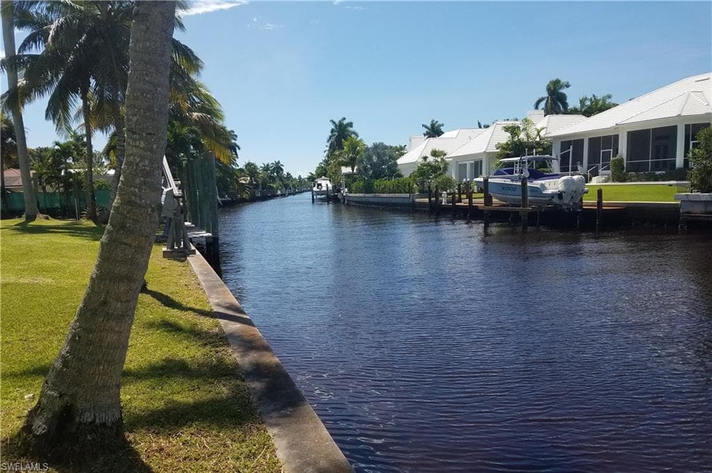 930 18th Ave S, Naples, FL 34102-11