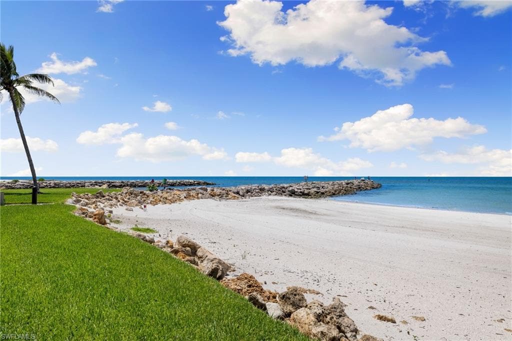 2355 Gulf Shore Blvd N 903, Naples, FL 34103-43