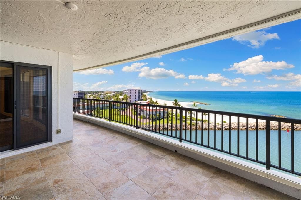 2355 Gulf Shore Blvd N 903, Naples, FL 34103-7