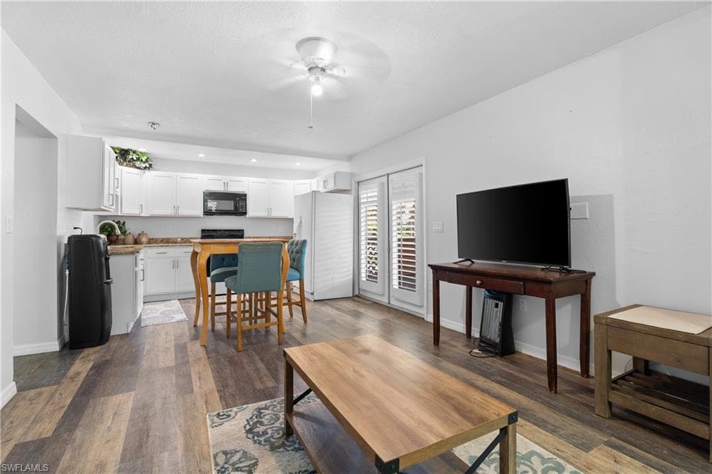 11381/1383 Dean St, Bonita Springs, FL 34135-11