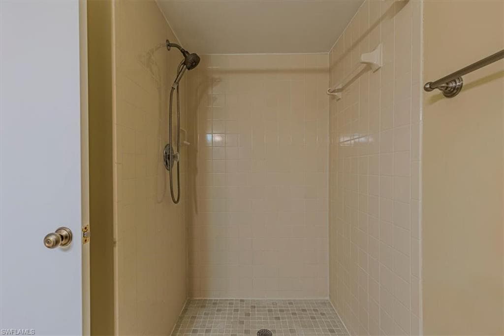 5709 Gage Ln F-301, Naples, FL 34113-15