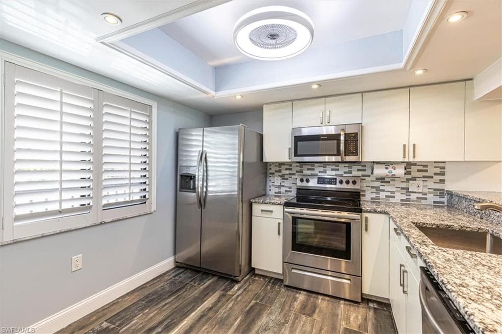 5709 Gage Ln F-301, Naples, FL 34113-2