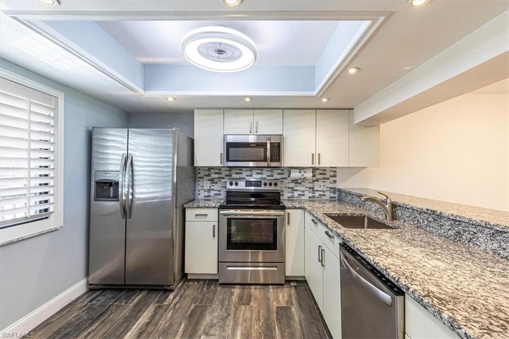 5709 Gage Ln F-301, Naples, FL 34113-3
