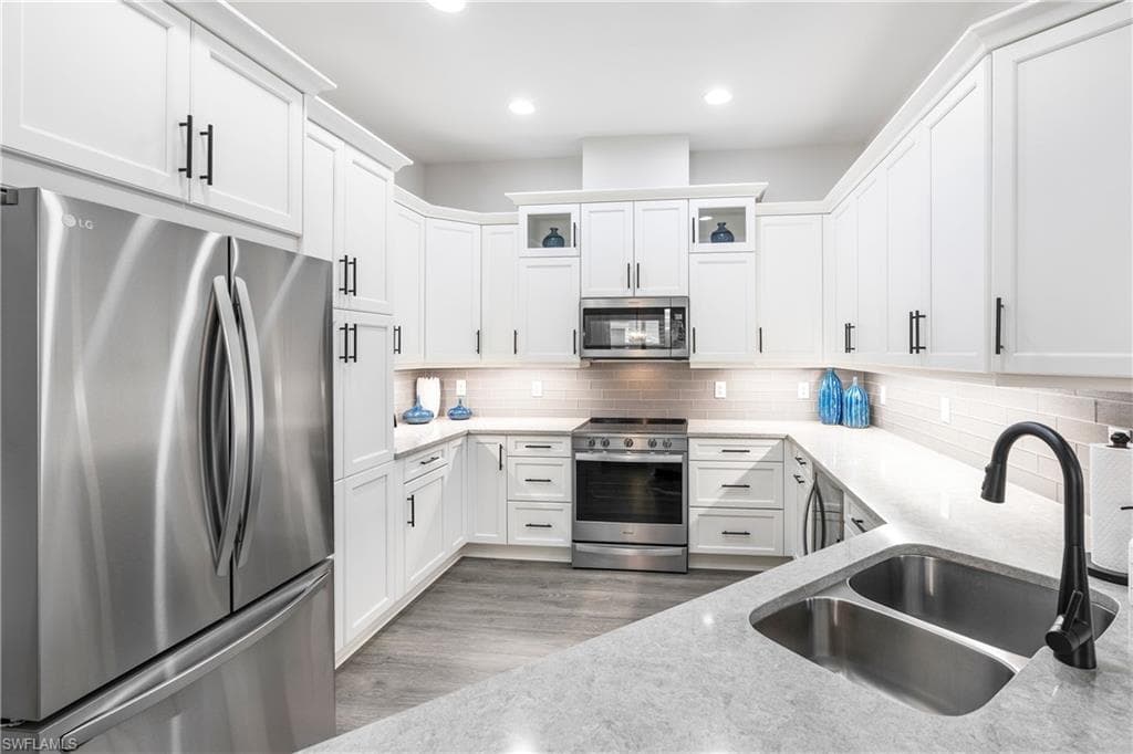 6847 Saona Ct, Naples, FL 34113-7