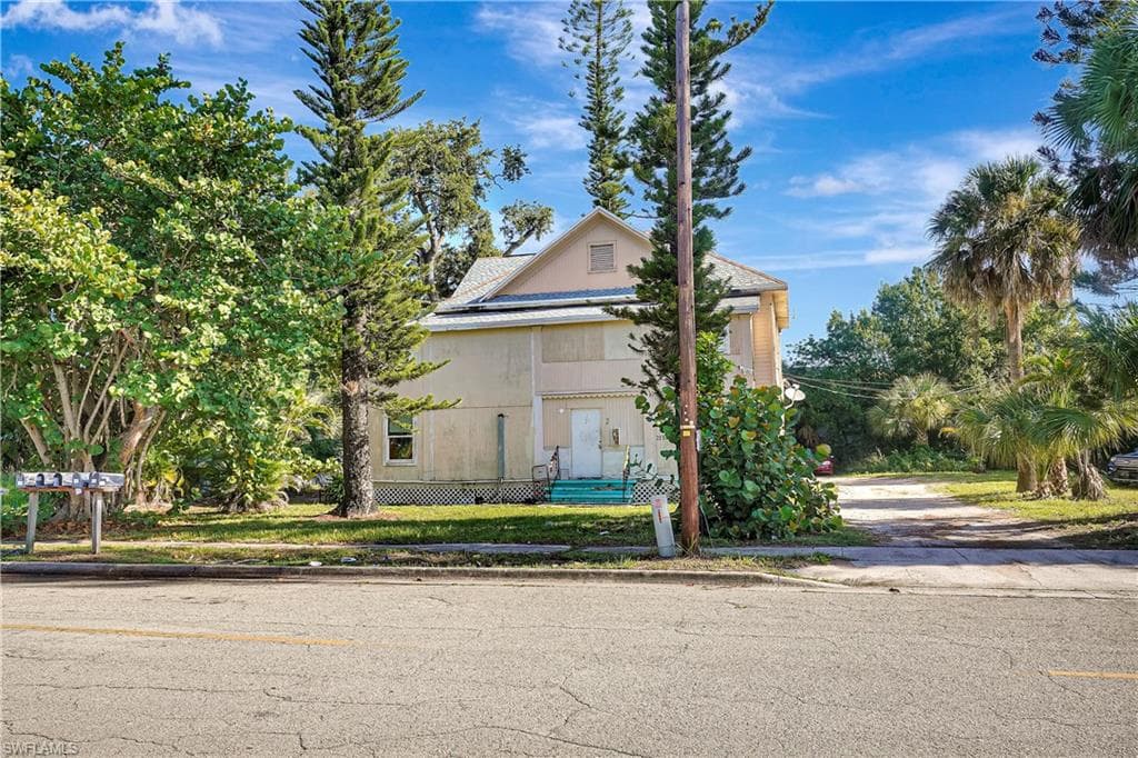 2135 Hoople St, Fort Myers, FL 33901-18