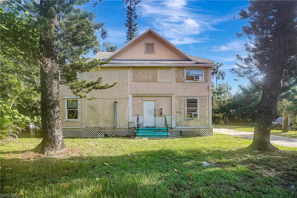2135 Hoople St, Fort Myers, FL 33901-1