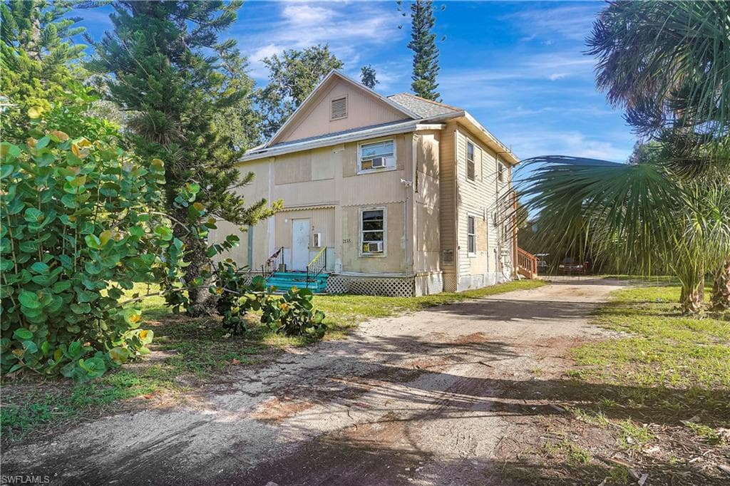 2135 Hoople St, Fort Myers, FL 33901-3
