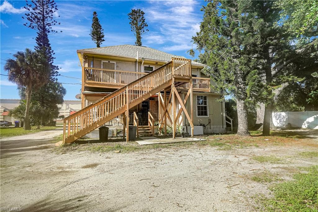 2135 Hoople St, Fort Myers, FL 33901-6