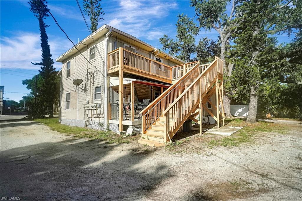 2135 Hoople St, Fort Myers, FL 33901-7
