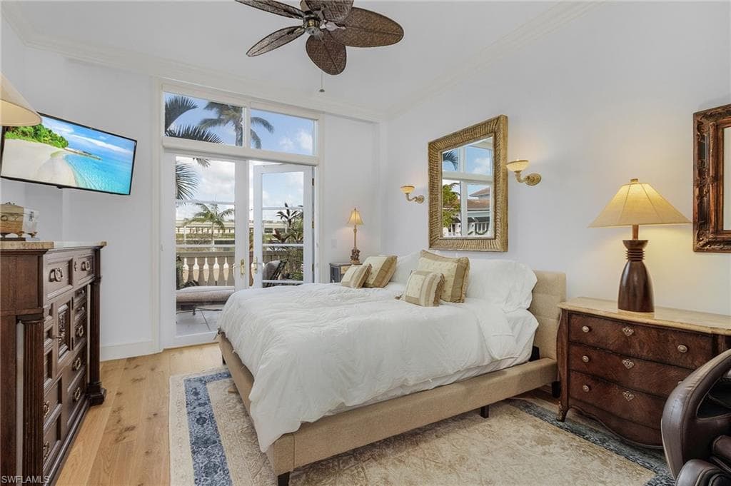780 5th Ave S 3, Naples, FL 34102-15