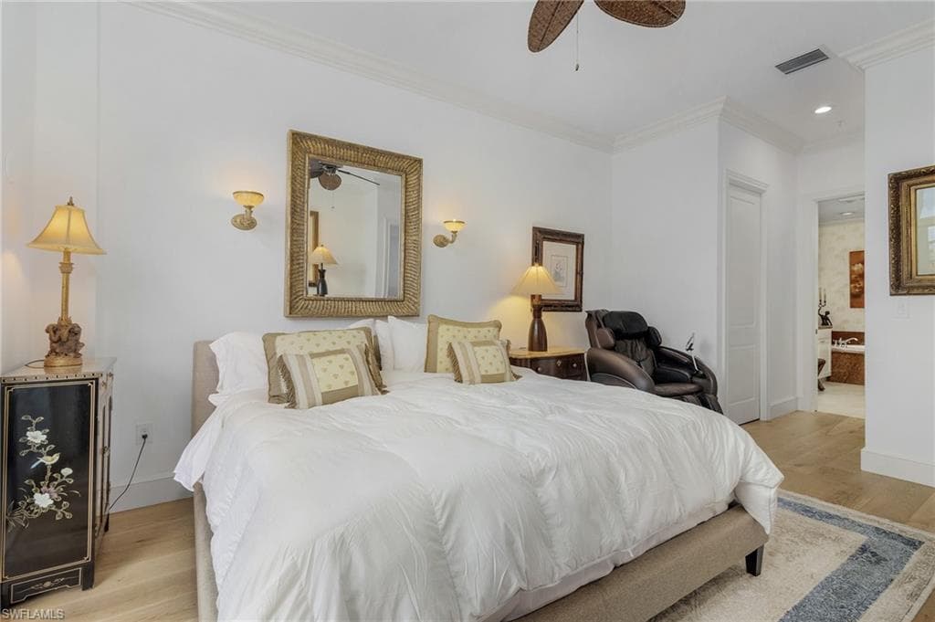 780 5th Ave S 3, Naples, FL 34102-17