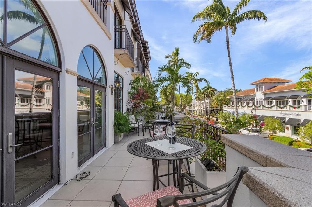 780 5th Ave S 3, Naples, FL 34102-32