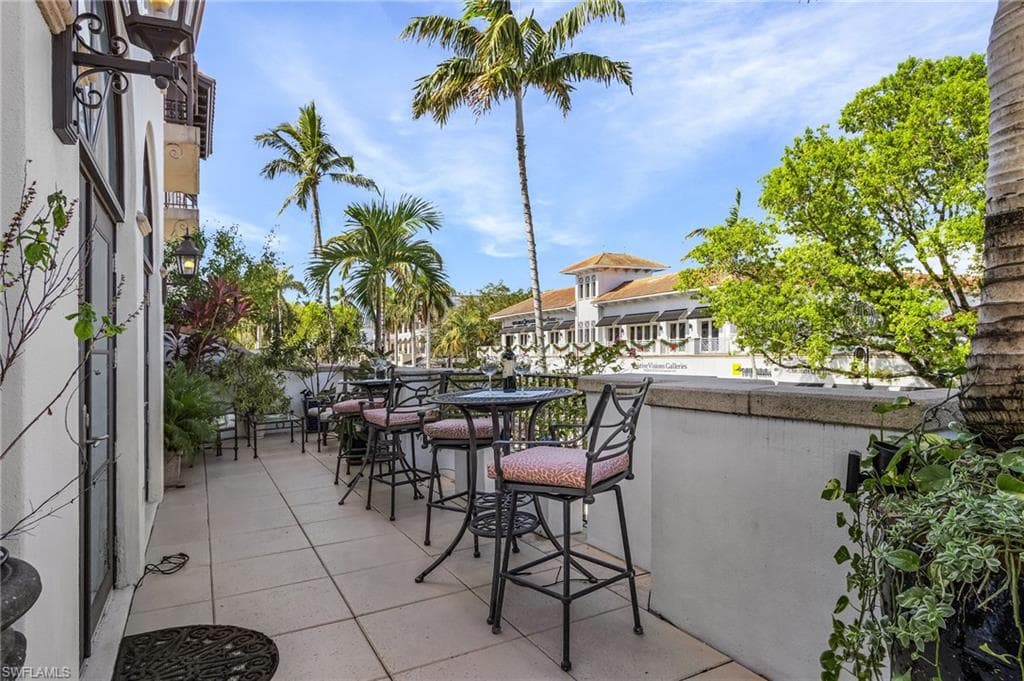 780 5th Ave S 3, Naples, FL 34102-34