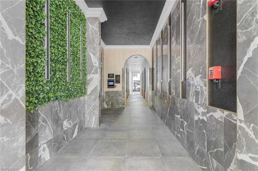 780 5th Ave S 3, Naples, FL 34102-36