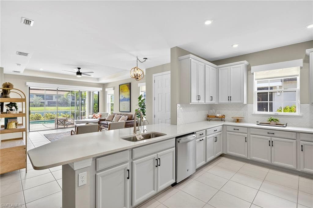 15215 Tolmino St, Naples, FL 34114-10