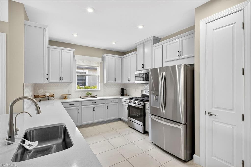15215 Tolmino St, Naples, FL 34114-11