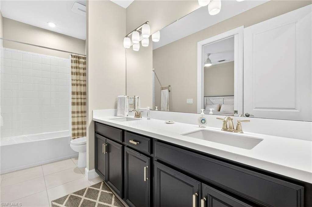 15215 Tolmino St, Naples, FL 34114-21