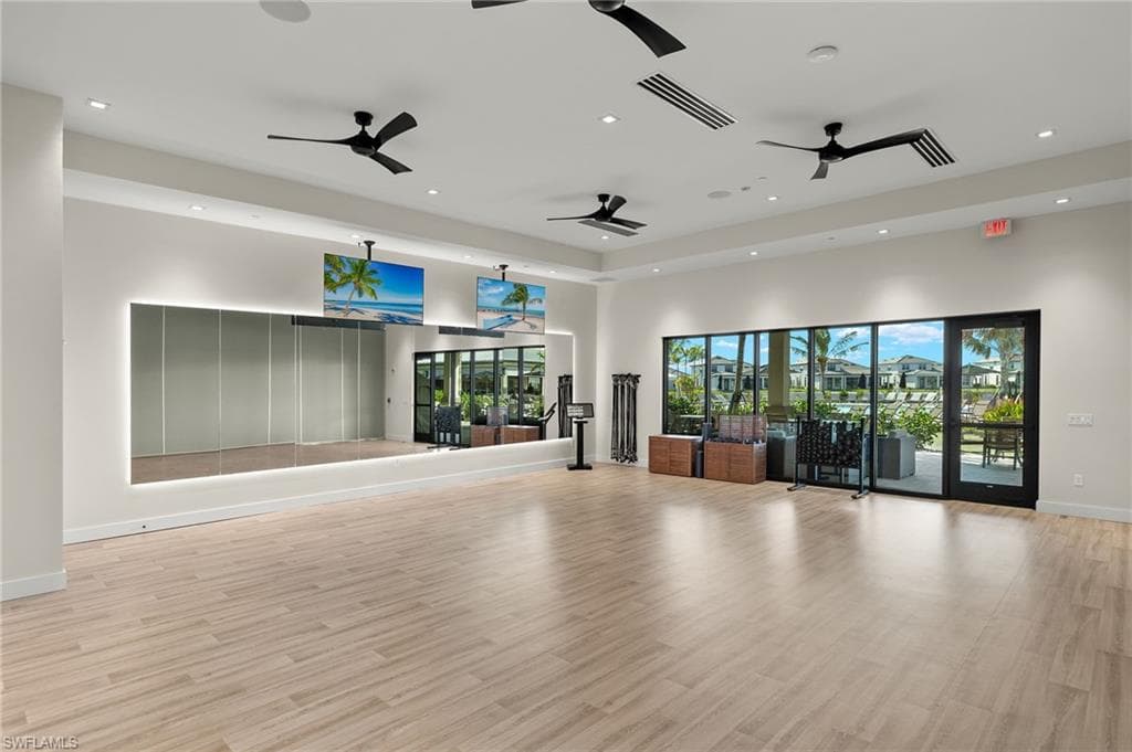 15215 Tolmino St, Naples, FL 34114-35