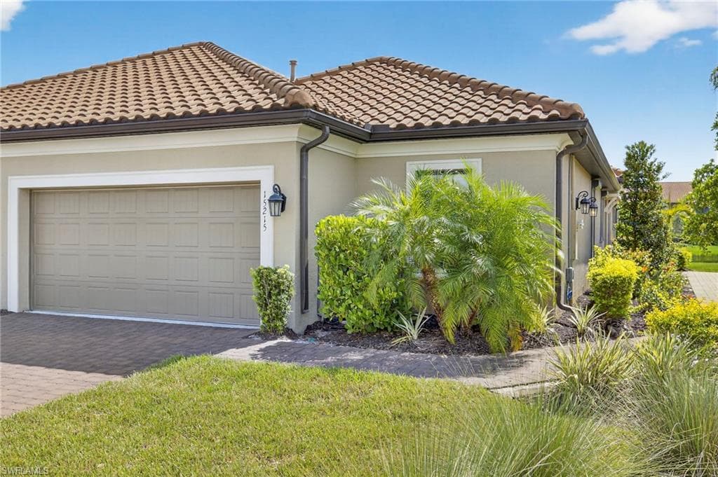 15215 Tolmino St, Naples, FL 34114-3