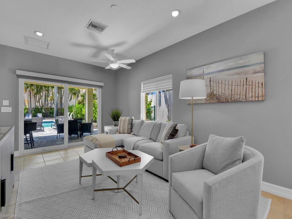 740 5th Ave N, Naples, FL 34102-10