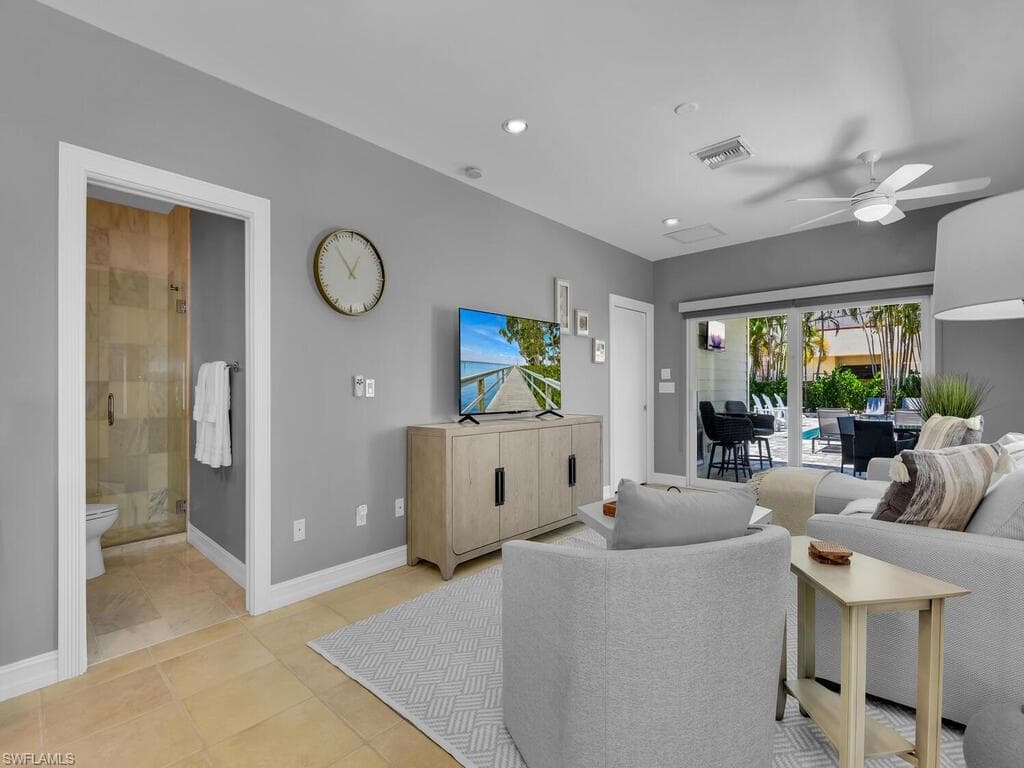 740 5th Ave N, Naples, FL 34102-12