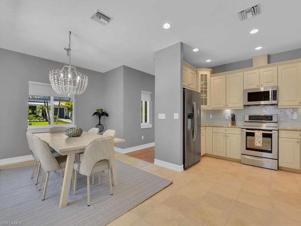 740 5th Ave N, Naples, FL 34102-13