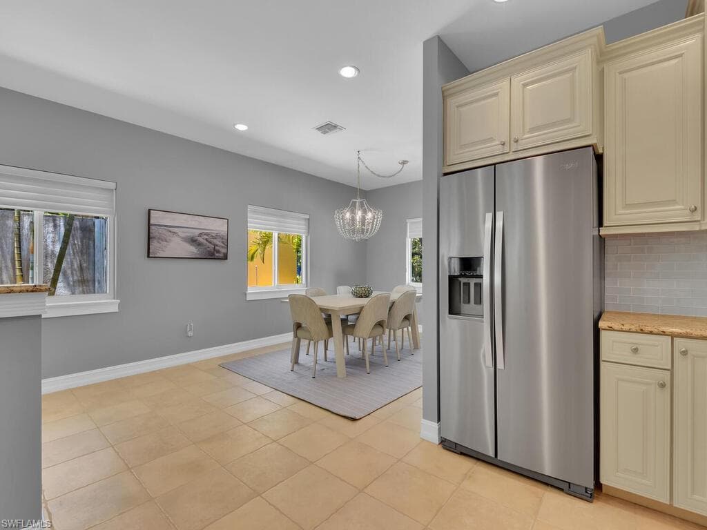 740 5th Ave N, Naples, FL 34102-15