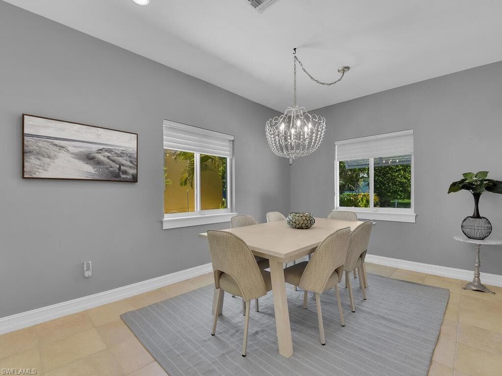740 5th Ave N, Naples, FL 34102-18