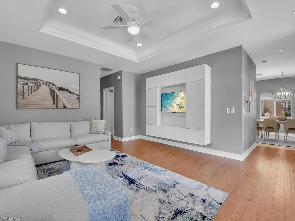 740 5th Ave N, Naples, FL 34102-22