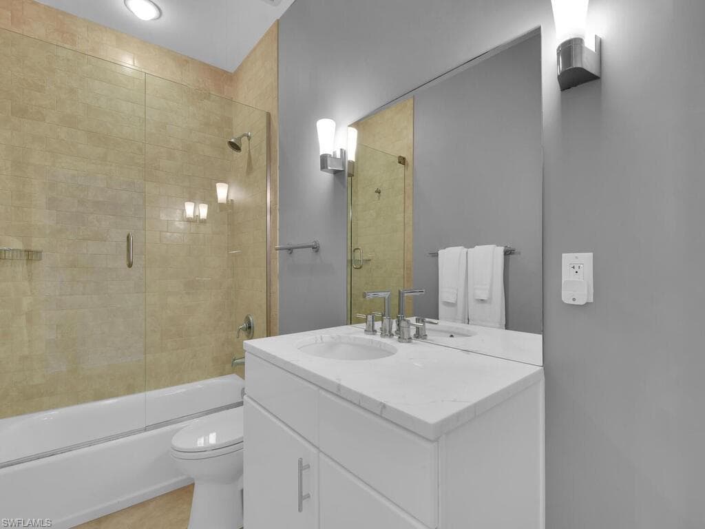 740 5th Ave N, Naples, FL 34102-29